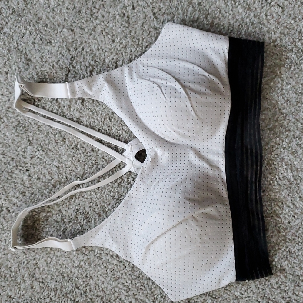 Victoria Sport lightweight bra, 34C